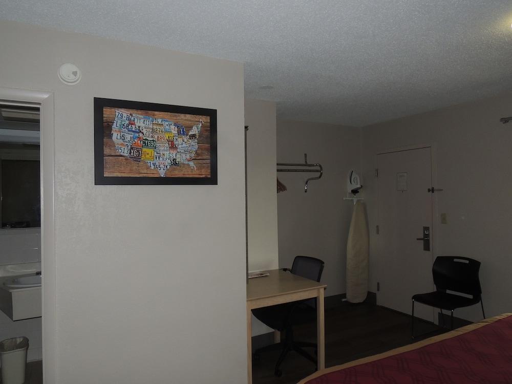 Econo Lodge DeWitt I-90 Buitenkant foto