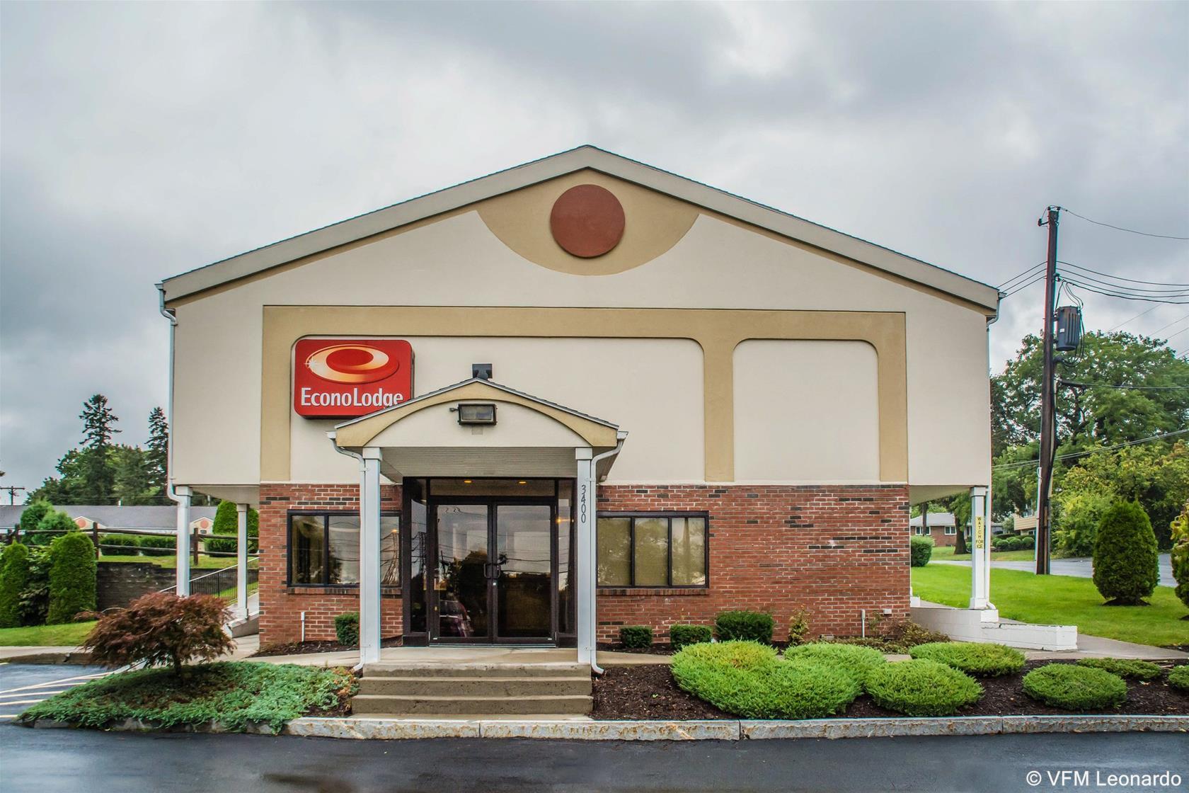 Econo Lodge DeWitt I-90 Buitenkant foto