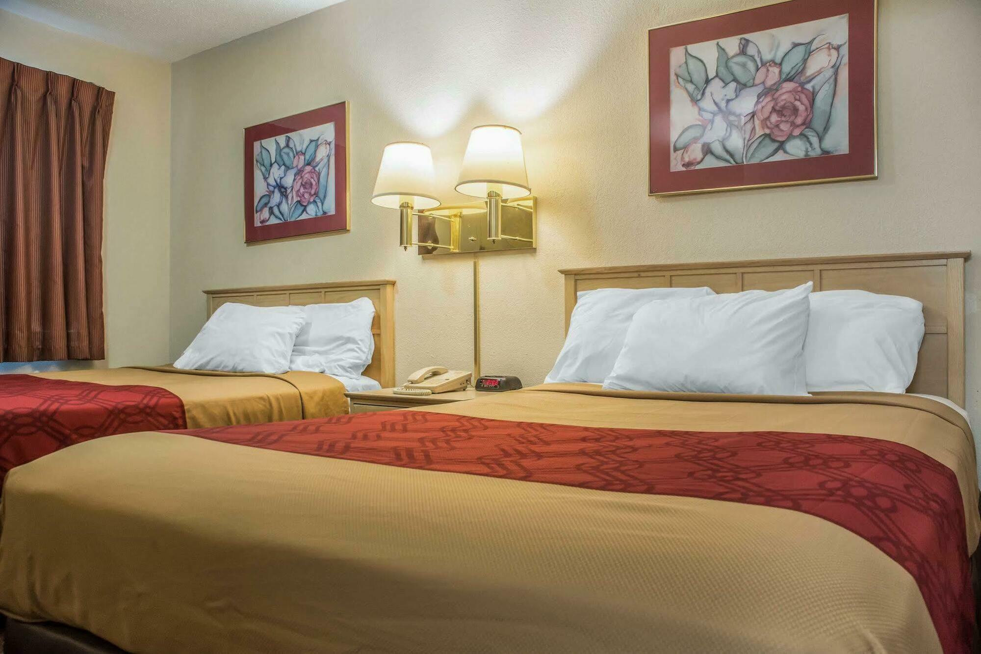 Econo Lodge DeWitt I-90 Buitenkant foto